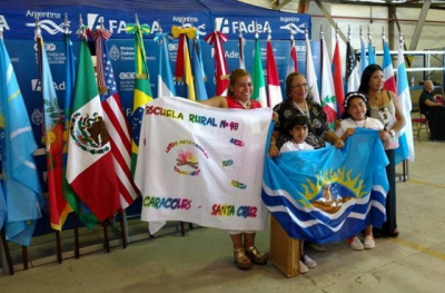 Alumnos santacruceños destacados en certámenes educativos nacionales