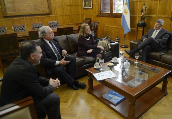 Alicia Kirchner y Ricardo Buryaile acordaron continuar con la licitación para la compra de los silos de Punta Quilla