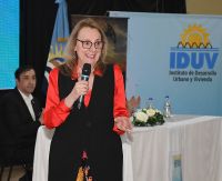 Alicia: &quot;Con fondos propios y gracias al trabajo conjunto, terminamos el Plan Techo Digno”