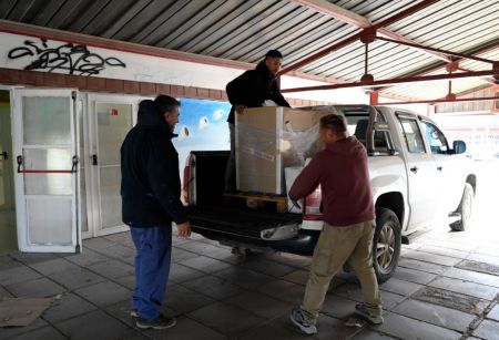 Se realizó la entrega de nuevos equipos de calefacción para la Escuela Provincial Primaria N° 53.