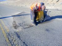 El Distrito Vial Gobernador Gregores lleva adelante trabajos sobre la Ruta Nacional N° 40