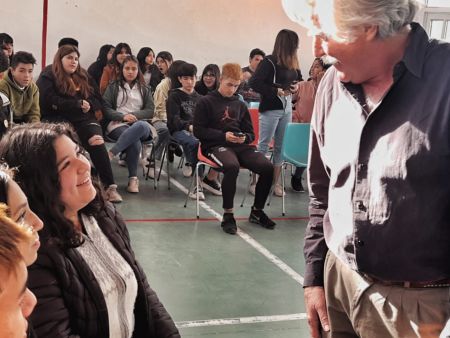 Identidad Santacruceña: Esteban Bayer acompañó a los estudiantes del CPES Nº41