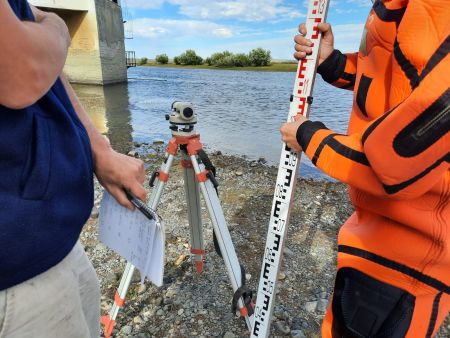 Realizan mediciones en el río Gallegos para el diseño del nuevo acueducto