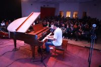 Pianistas del sur: Juan Vía y Claus deslumbraron auditorio del Centro Cultural Santa Cruz