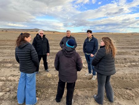 Realizaron una recorrida en sectores de Estancia Julia donde se llevan adelante trabajos de fijación de suelos sobre la Ruta Provincial N° 288.