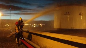 Importante despliegue en simulacro de incendio en la Terminal de YPF
