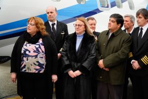 La gobernadora Alicia Kirchner junto a su equipo de trabajo.