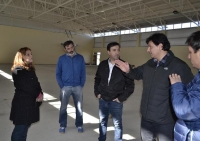 Desarrollo Social e IDUV recorrieron las obras del nuevo albergue de deportes.