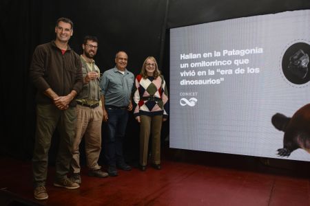 La gobernadora Alicia Kirchner estuvo presente en la presentación. 