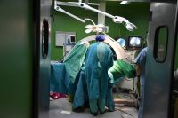 Se realizó la primera cirugía de reconstrucción con implante 3d en el HRRG