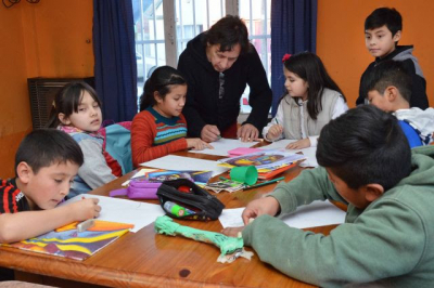 Más de 30 chicos en las clases de apoyo escolar en el CIC Jesús Misericordioso