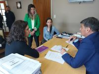 El municipio de Perito Moreno se suma al Programa "Santa Cruz Abraza"