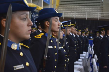 Histórico egreso de 95 oficiales de la Escuela de Policía de Santa Cruz