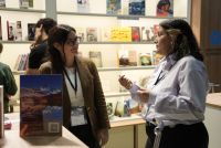 La ministra de Gobierno, Belén Elmiger, visitó el stand del Ente Cultural Patagonia.