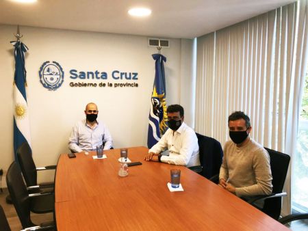 Concretaron reunión con el intendente de Puerto de Deseado en Casa de Santa Cruz