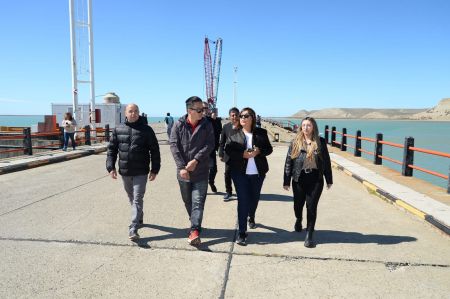 El Gobierno y empresarios chinos recorrieron Punta Quilla para relevar su potencial productivo