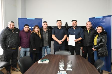 Salud firmó convenio con la Asociación de Futbol de los Barrios