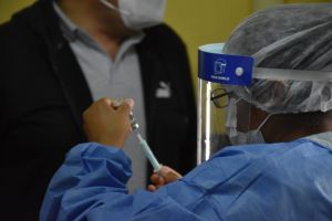 Más de cuatro mil dosis de la vacuna SinoPharm llegaran a Santa Cruz