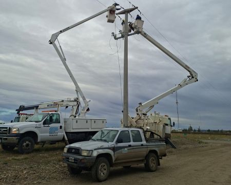 Trabajos de mantenimiento mejoran el servicio eléctrico