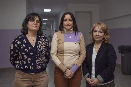 Estefanía Stricker, Subsecretaria de Abordaje Comunitaria junto a Daniela Cardoso, y Cecilia Baigorria 