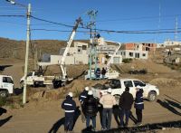Avanza la obra para mejorar la tensión eléctrica en el barrio Altos del Vista Hermosa