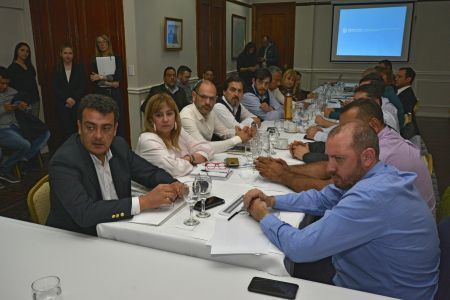 Mirvois pidió responsabilidad y solidaridad a los intendentes de la provincia