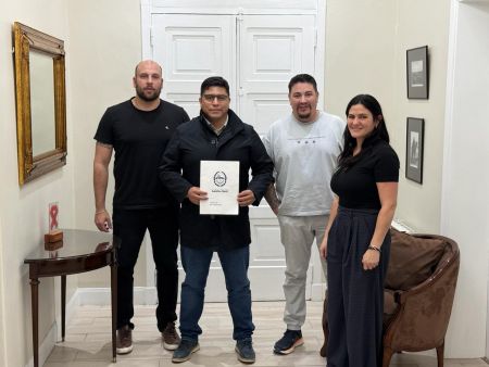Vidal anunció viviendas para madres solteras en Puerto Santa Cruz: “Vamos a terminar lo que dejaron a medio hacer”