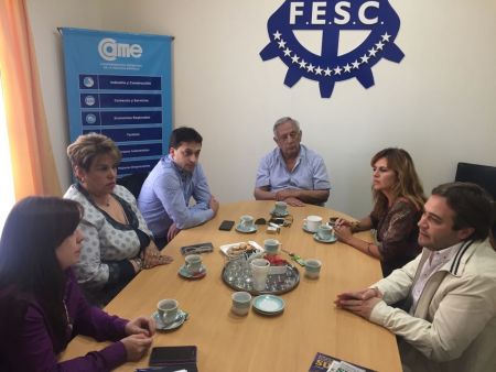 Gobierno y FESC buscan incentivar el consumo