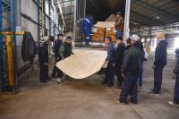 El polo industrial Santa Cruz Puede inicia la fabricación de aberturas con mano de obra local