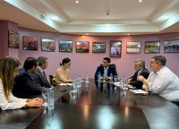 El Gobierno de Santa Cruz avanza con Newmont en el Plan de Inversiones Mineras 2026