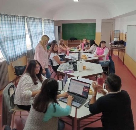 noticiaspuertosantacruz.com.ar - Imagen extraida de: https://noticias.santacruz.gob.ar/gestion/educacion/item/32732-supervisores-y-directivos-se-reunieron-para-trabajar-sobre-el-plan-provincial-de-educacion