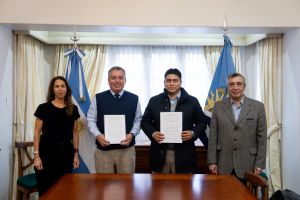 Vidal firmó convenio para finalizar el interconectado El Pluma – Perito Moreno – Los Antiguos
