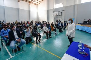 Alicia encabezó el acto de entrega de netbooks a escuelas secundarias