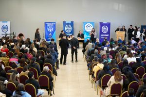 El Gobierno de Santa Cruz entregó títulos de propiedad a familias de Piedra Buena