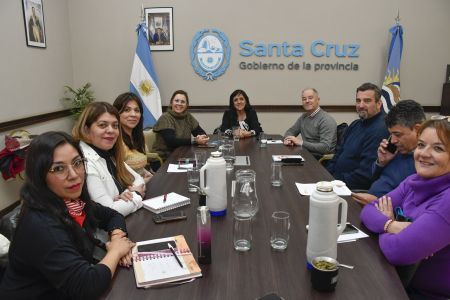 noticiaspuertosantacruz.com.ar - Imagen extraida de: https://noticias.santacruz.gob.ar/gestion/desarrollo-social/item/30724-programa-alimentario-santacruceno-macchiavelli-destaco-la-interrelacion-del-estado-con-entes-privados