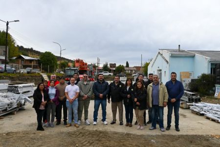 Autoridades provinciales en 28 de Noviembre supervisaron el avance del hospital modular