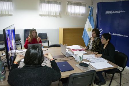 noticiaspuertosantacruz.com.ar - Imagen extraida de: https://noticias.santacruz.gob.ar/gestion/desarrollo-social/item/30800-se-realizo-capacitacion-en-lengua-de-senas-argentina-para-areas-locales-de-discapacidad