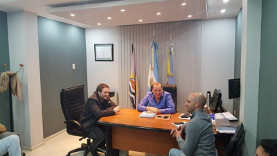 Reunión de trabajo en la localidad de Comandante Luis Piedra Buena