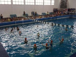 Más de 300 chicxs participan del primer encuentro de Waterpolo