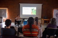 Se realizó una charla sobre cultivo de ajo violeta y compostaje en el marco de la Campaña "Compostando en Otoño"