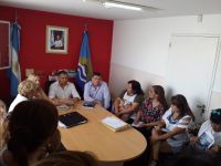 Autoridades de IDUV y Educación se reunieron con directivos de Caleta Olivia