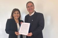 Santa Cruz firmó con el Gobierno de Córdoba para impulsar el futuro educativo