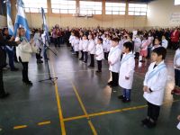 Alicia tomó la promesa de lealtad a la Bandera a estudiantes santacruceñxs