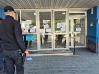 La Caja de Servicios Sociales sufrió daños en su sede durante una protesta