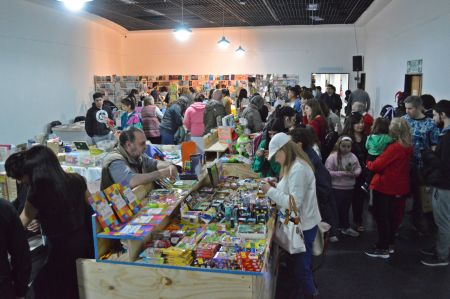 noticiaspuertosantacruz.com.ar - Imagen extraida de: https://noticias.santacruz.gob.ar/gestion/ministerio-de-gobierno/cultura/item/31929-mas-de-2-mil-personas-visitaron-la-feria-del-libro-este-fin-de-semana