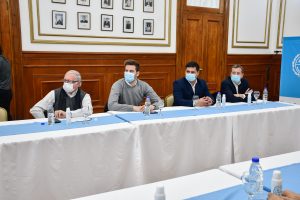 Alicia recibió en audiencia al equipo técnico que desarrolla estudios en la zona del Tucu Tucu