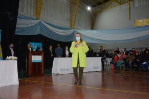 Cuarenta y siete familias recibieron la llave de sus flamantes viviendas en Río Gallegos