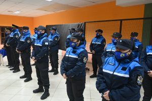 Los Antiguos recibió uniformes para todas las áreas policiales y de seguridad