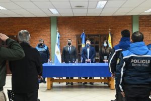 Los Antiguos recibió uniformes para todas las áreas policiales y de seguridad