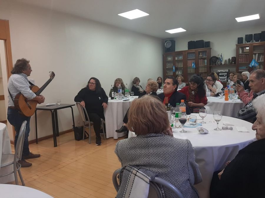 Realizaron festejo patrio en el Centro de Jubilados de Santa Cruz